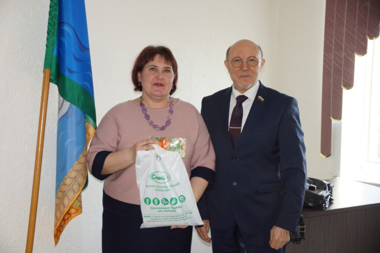 Семена сельским школам.
